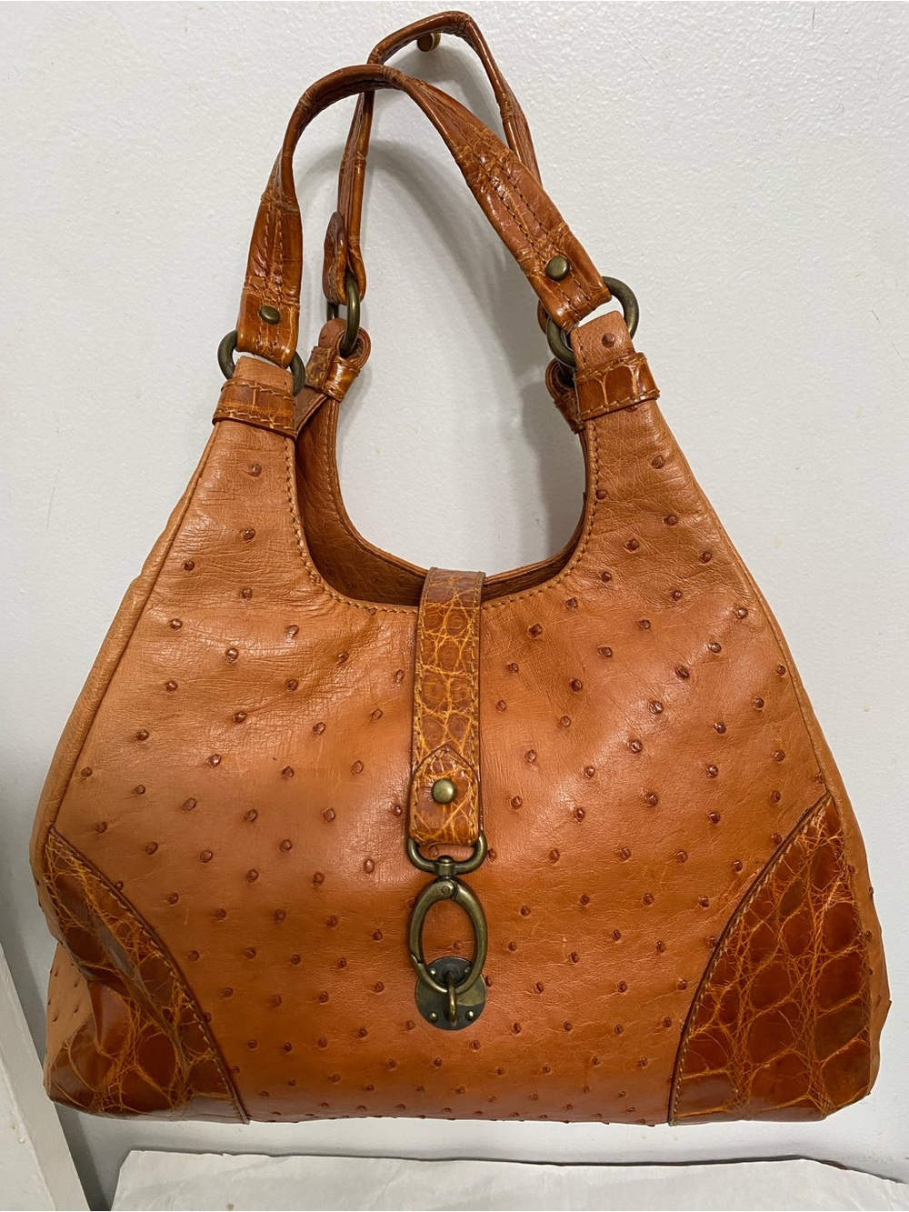 Donna Elissa Leather Shoulder Bag. Made in Italy . Dimensions 5x9.5x14